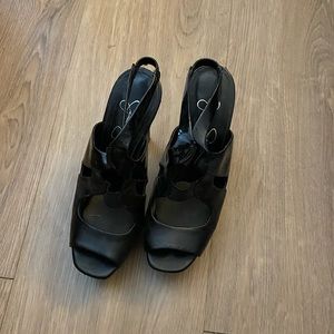 Jessica Simpson platform heels black